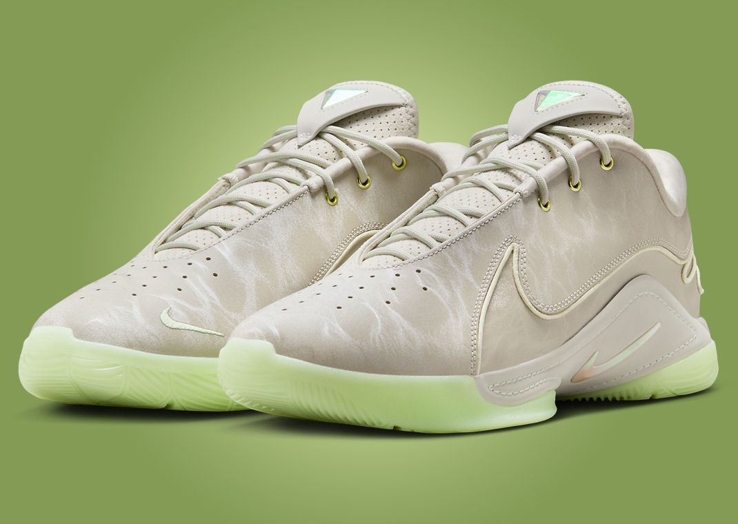 The Nike LeBron 22 Dunkman Releases May 2025 display picture 1