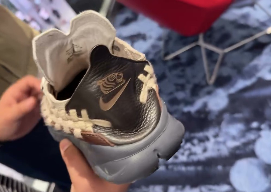 nike sneakers with collapsible heels