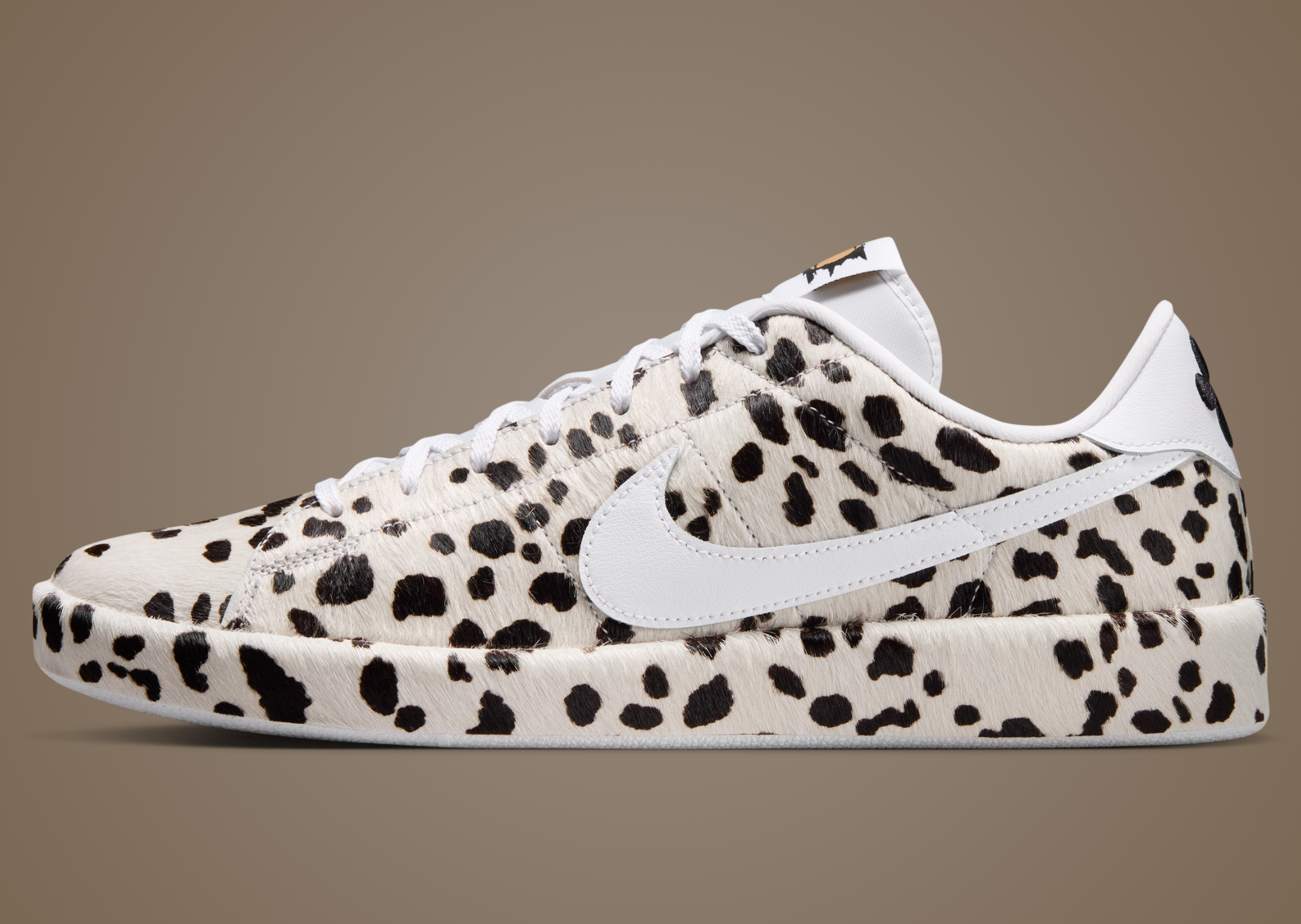 Nike Tennis Classic Chew Dog Dalmatian - Lateral