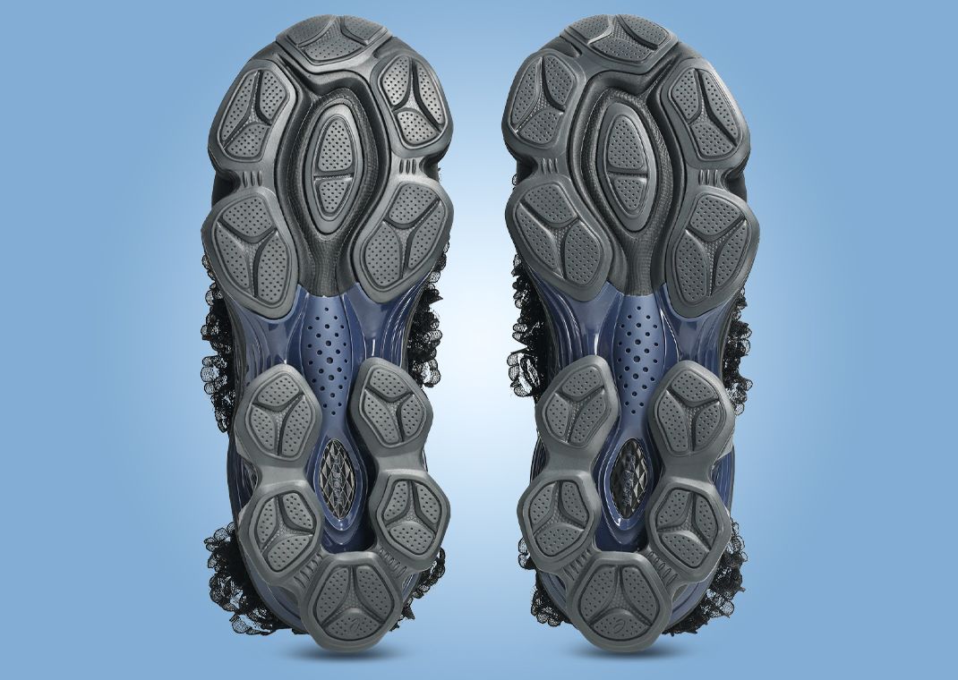 SHUSHU/TONG x Asics Gel-Kinetic Fluent Black Blue Expanse Outsole