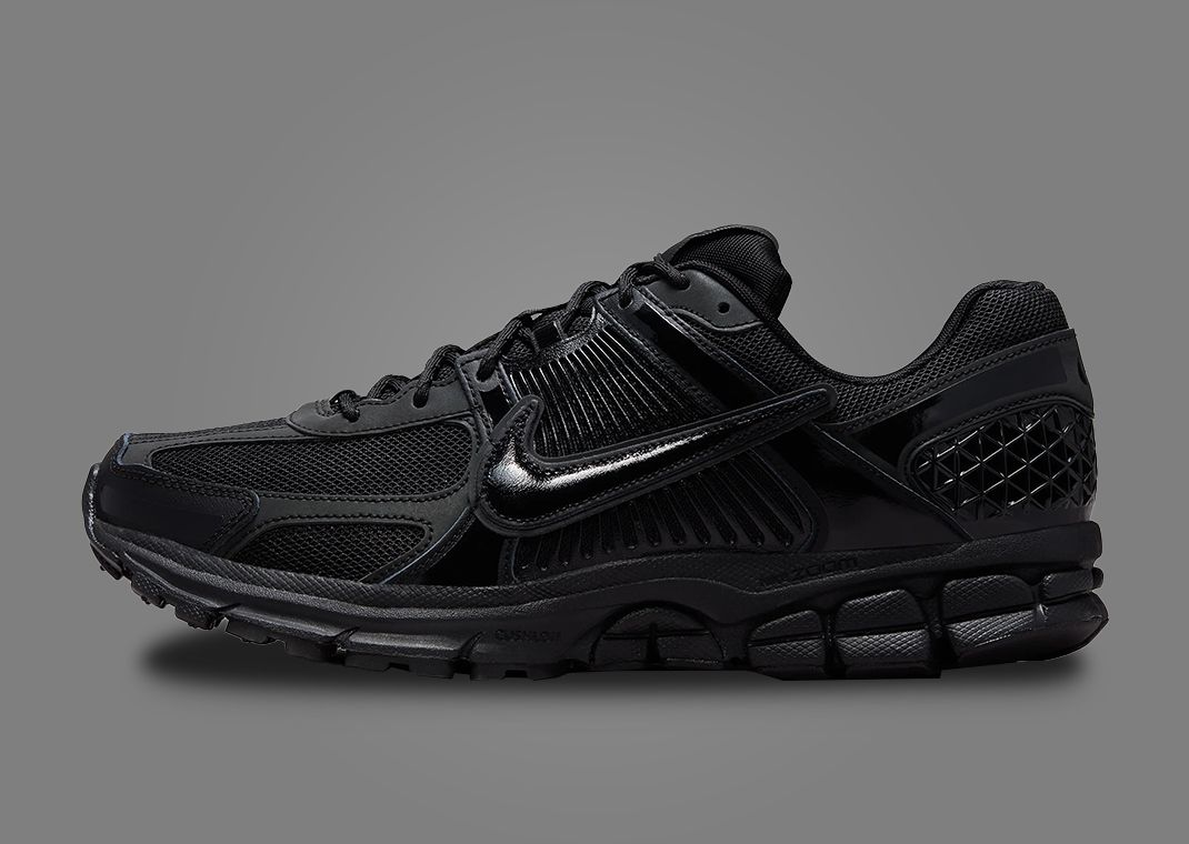 Dover Street Market x Nike Zoom Vomero 5 Black Lateral