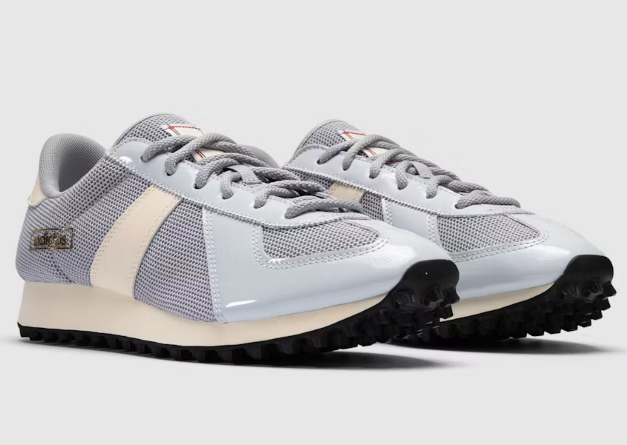 The Whitaker Group x adidas BW Run Do Not Duplicate Chicago Marathon Grey - Angle