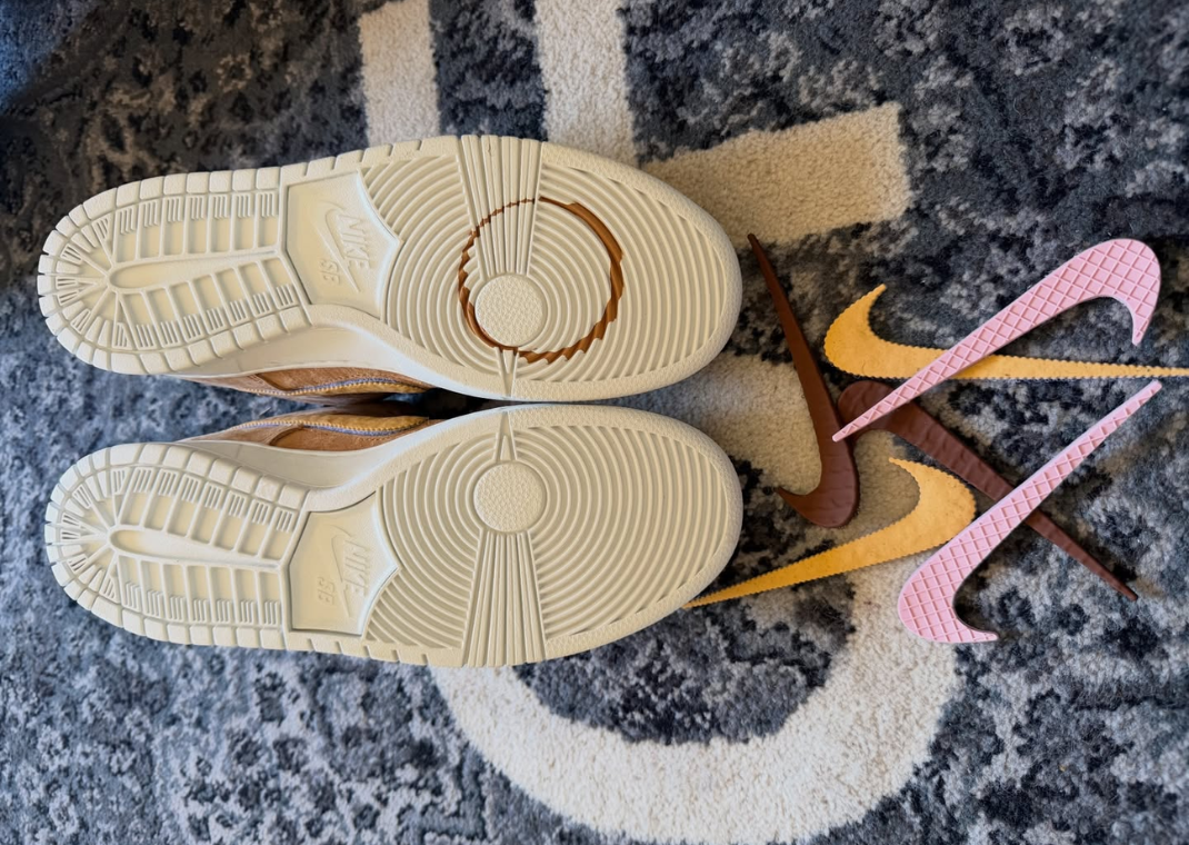 NOTE Manchester x Nike SB Dunk Low Outsole