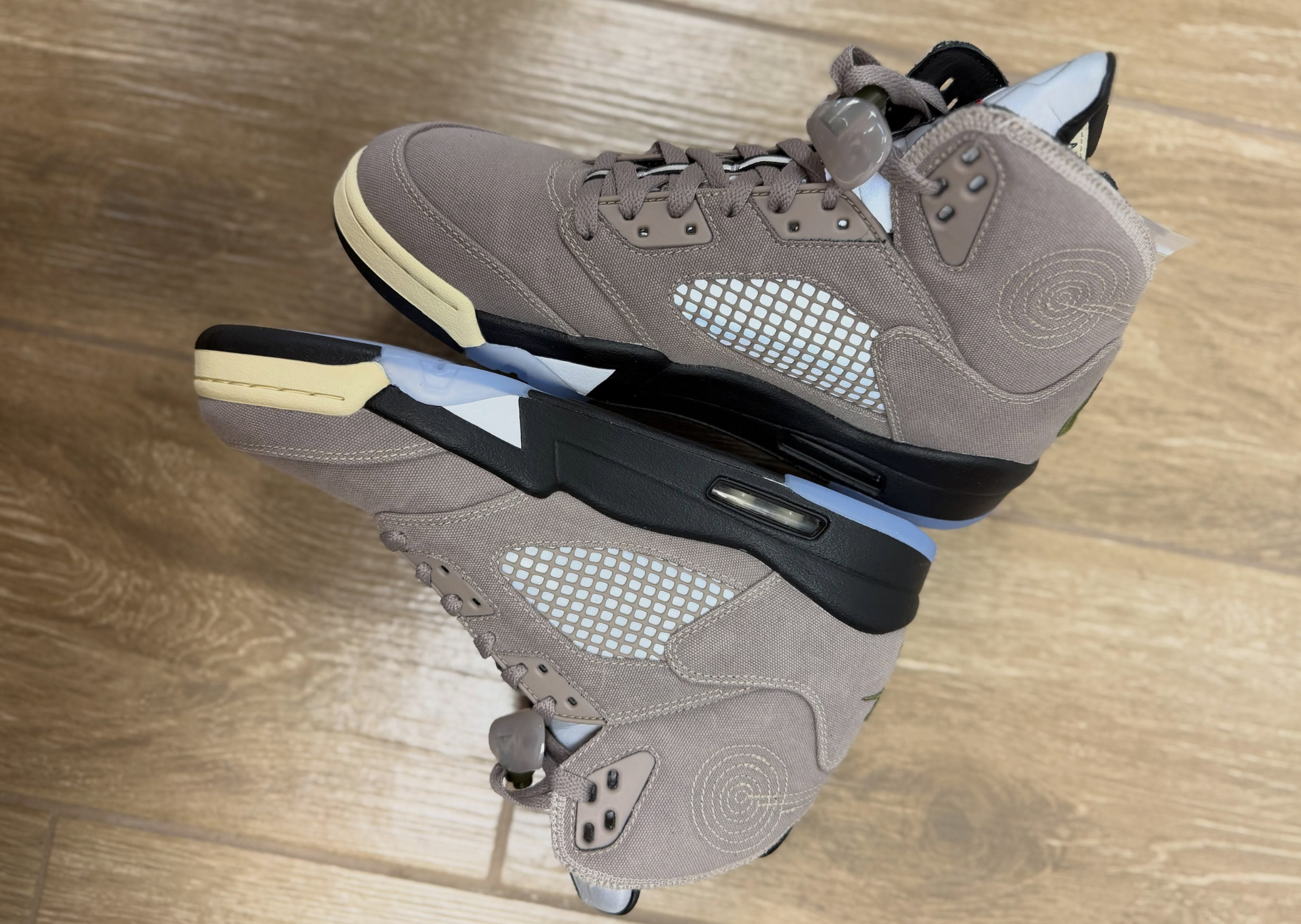 Undefeated x Air Jordan 5 Retro SP Moon Fossil