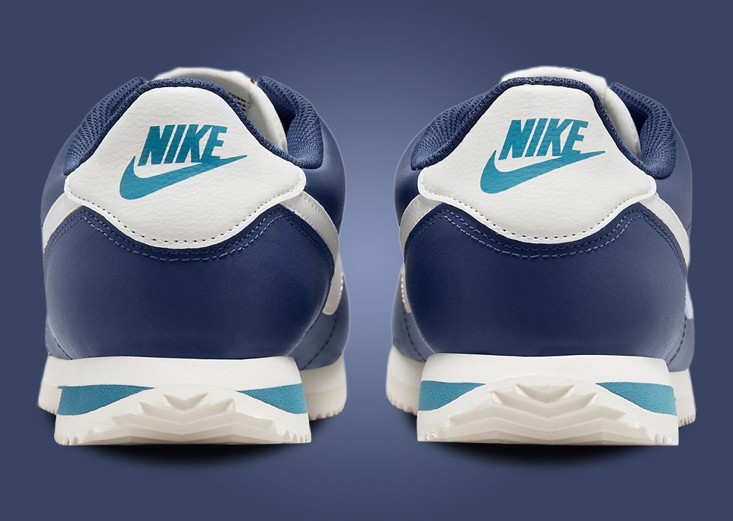 ◆売り切れ必至◆ ◆NIKE◆ Cortez Textile - Midnight Navy NIKE CORTEZ TXT MIDNIGHT NAVY BLUE/WHITE TEXTILE NYLON SUEDE