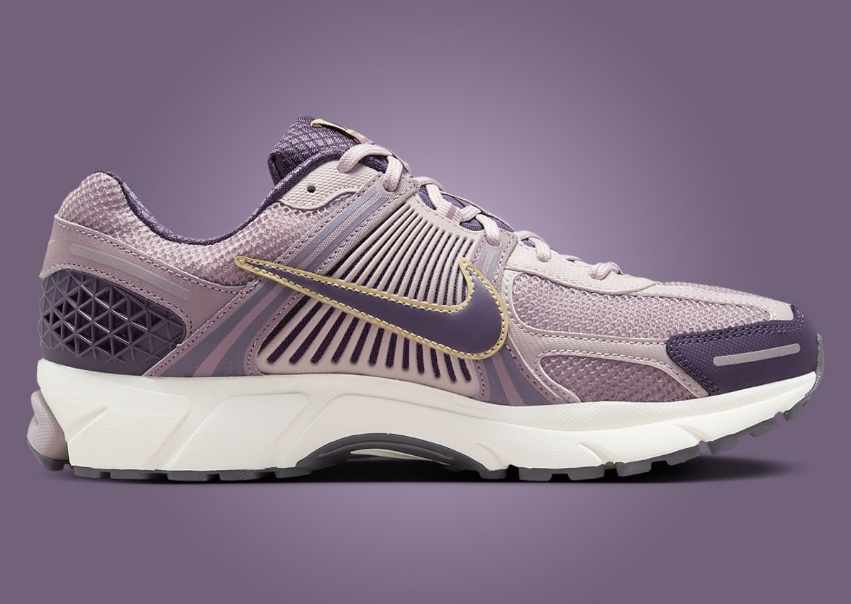 Nike Zoom Vomero 5 Platinum Violet Team Gold Medial