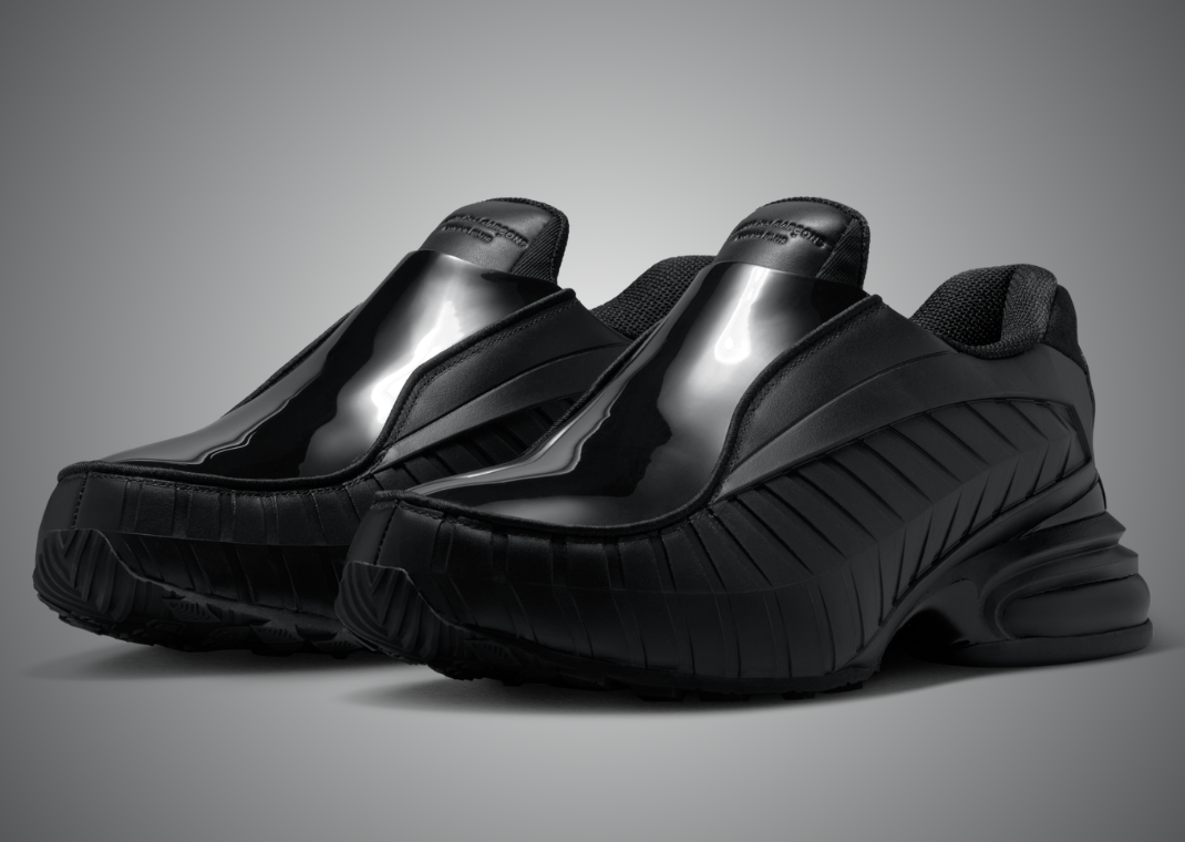 CDG x Nike Air Max Dolce Triple Black - Angle