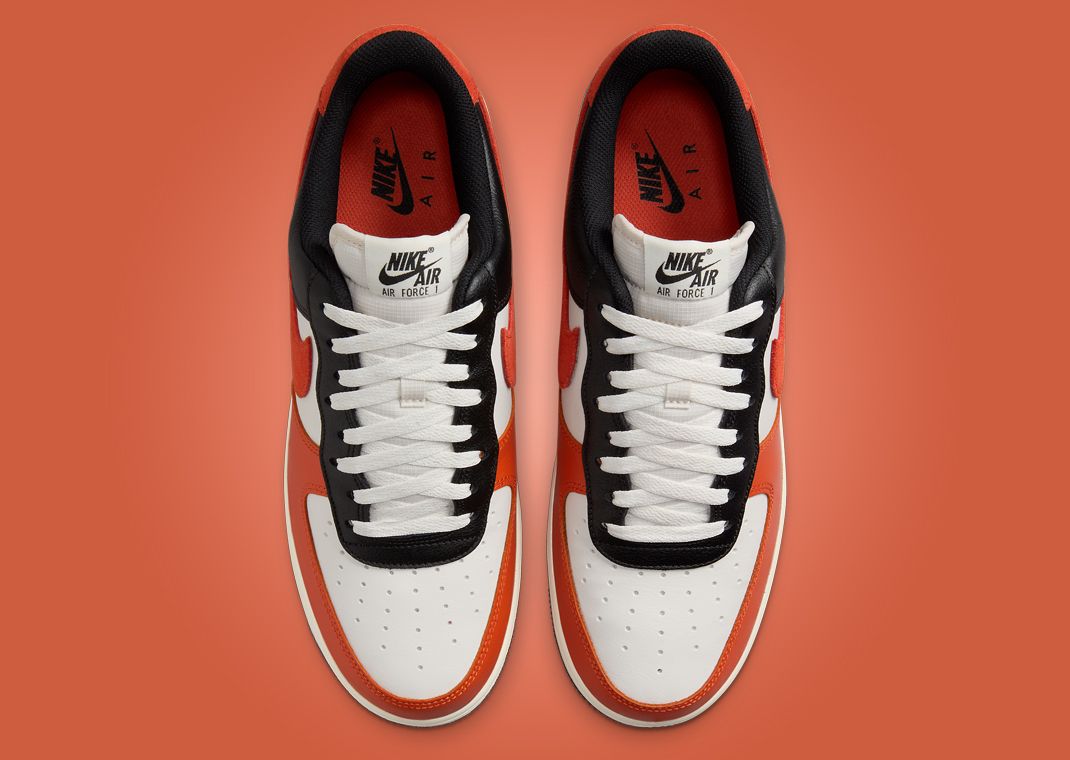 Nike Air Force 1 Low Scairy Season Top