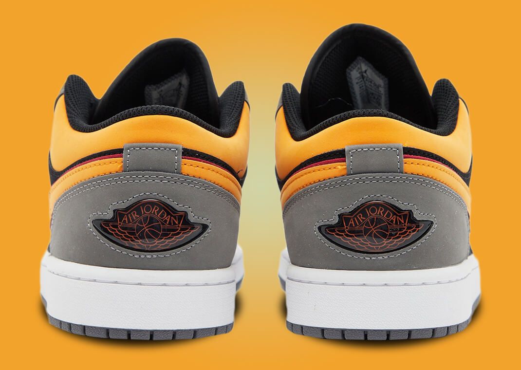 スニーカー Nike Air Jordan 1 Low SE Light Graphite Vivid Orange The Air Jordan 1 Low SE Light Graphite Vivid Orange Cardinal