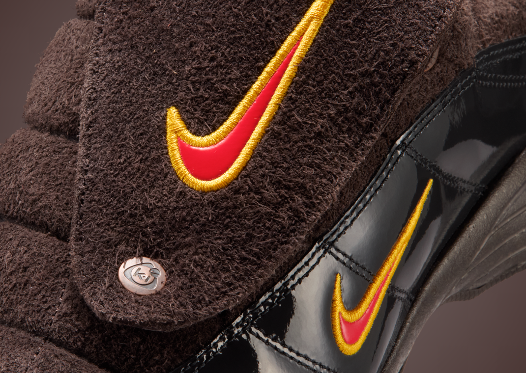 Kids of Immigrants x Nike T90 Mule Velvet Brown - Detail