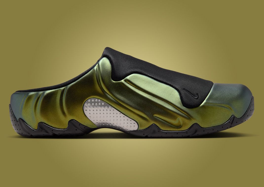 Nike Clogposite Metallic Gold Lateral