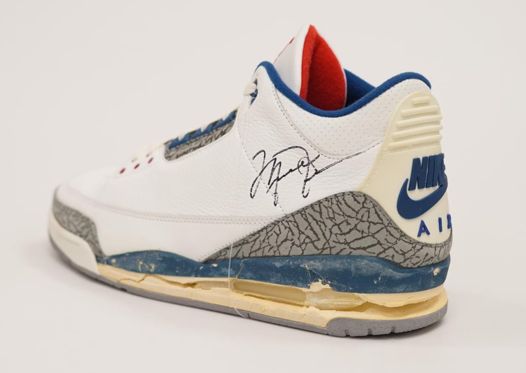 1988 Air Jordan 3 True Blue