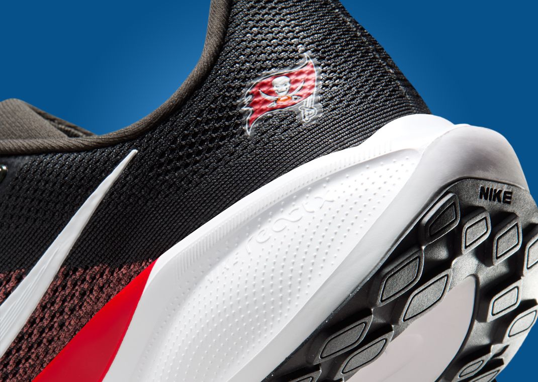 NFL x Nike Pegasus 41 Tampa Bay Buccaneers Heel Detail