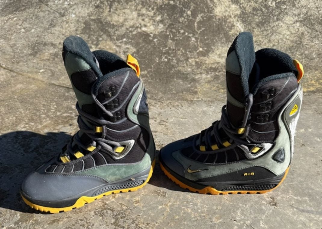 Nike ACG sample snowboard boots