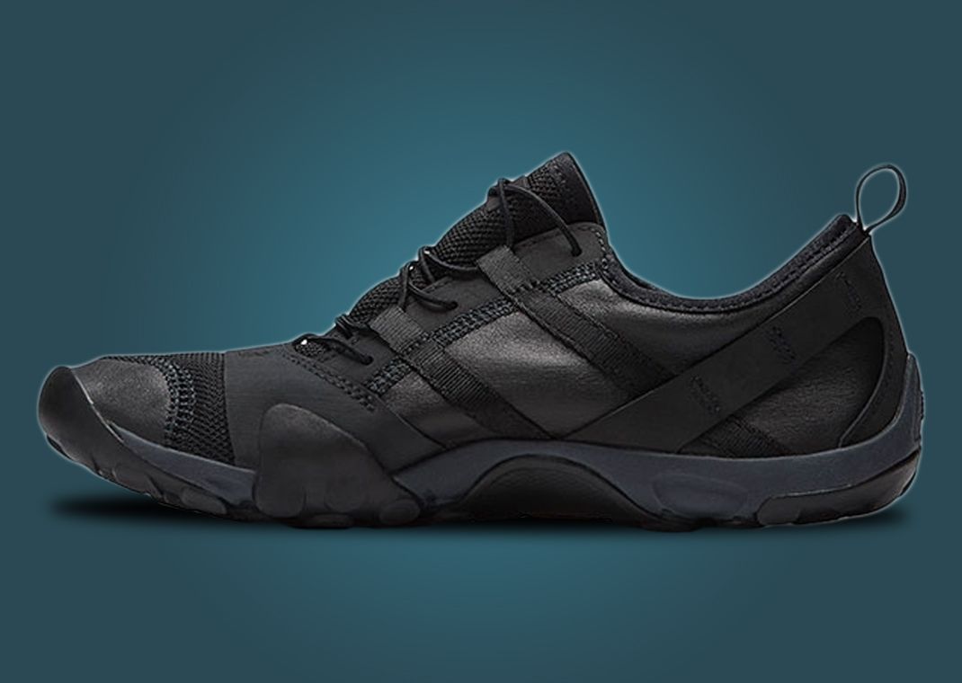 Issey Miyake x New Balance MT10 Black Medial