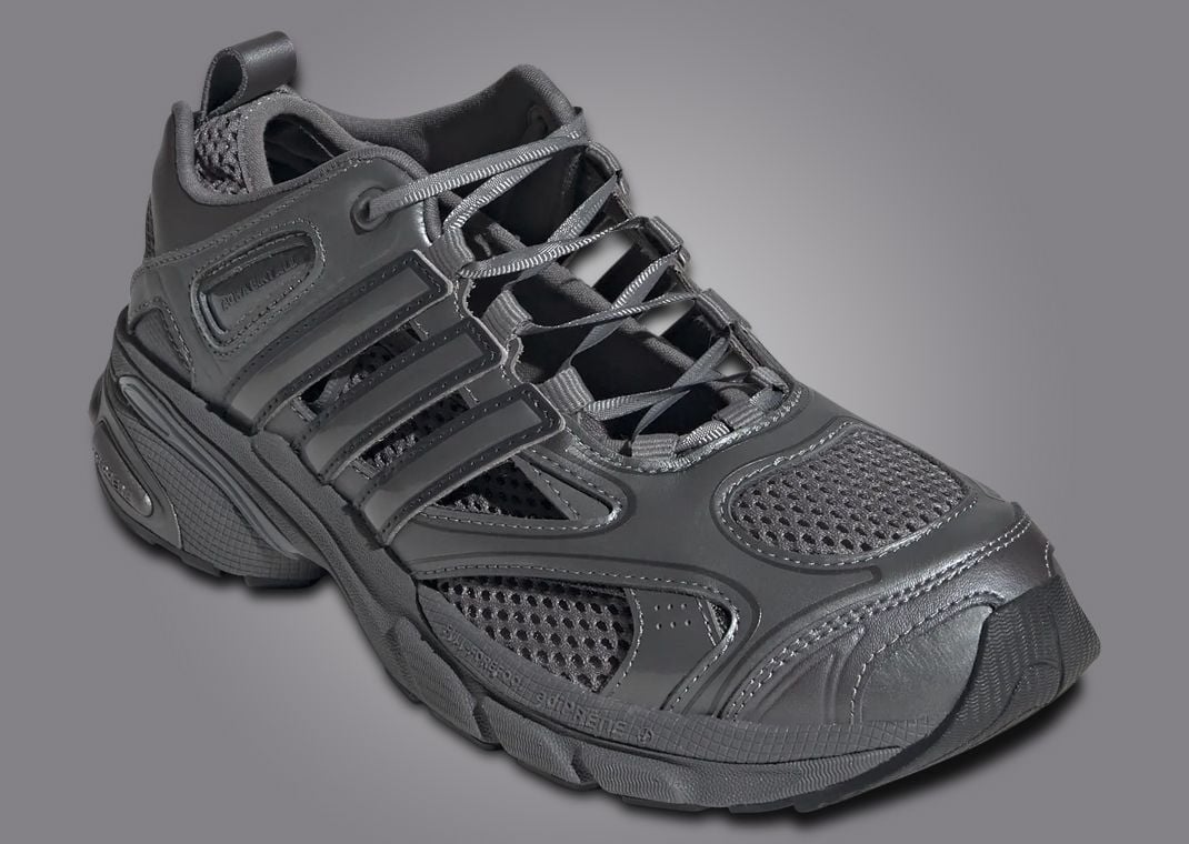 Taqwa Bint Ali x adidas Adistar Pose Iron Metallic (W)