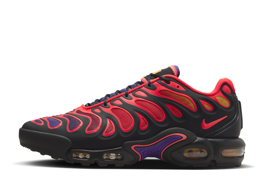 black red nike airmax plus