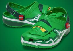 LEGO Ninjago x Crocs Classic Clog (GS) - Angle