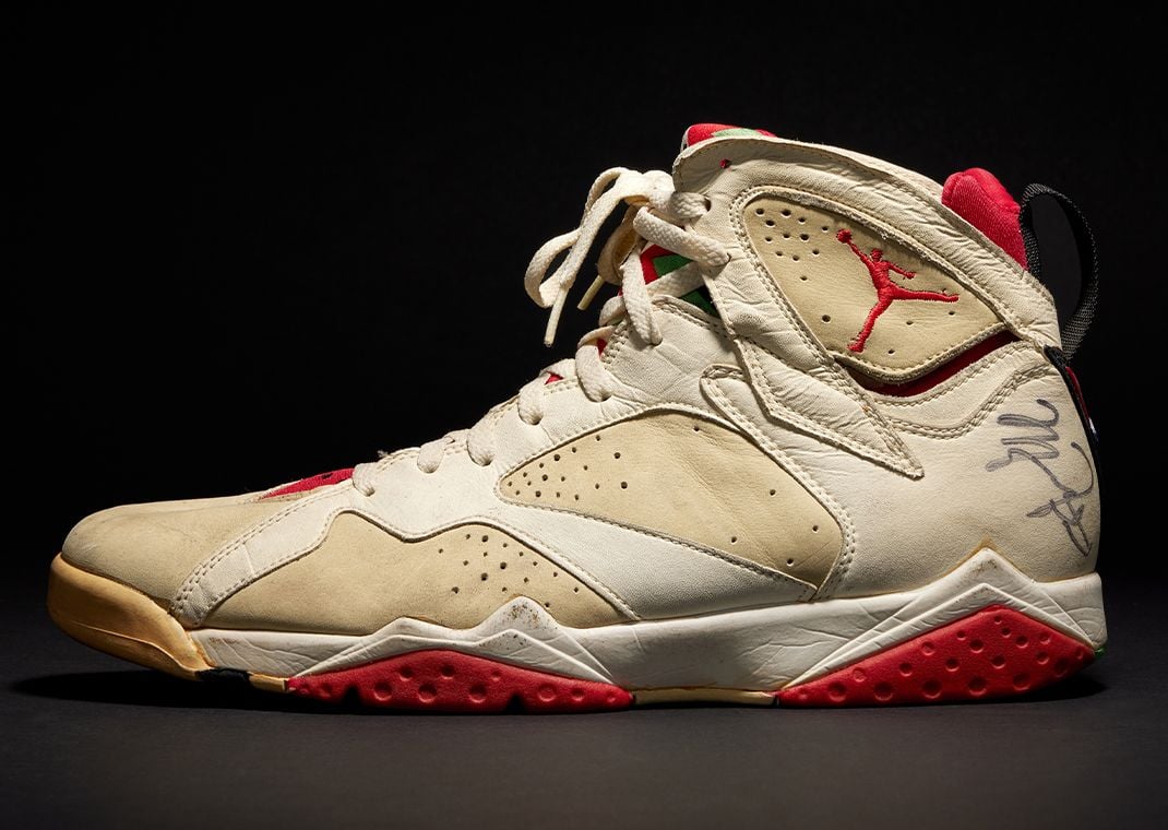 Michael Jordan Game-worn and signed Air Jordan 7 Hares worn during his eyes closed free throw