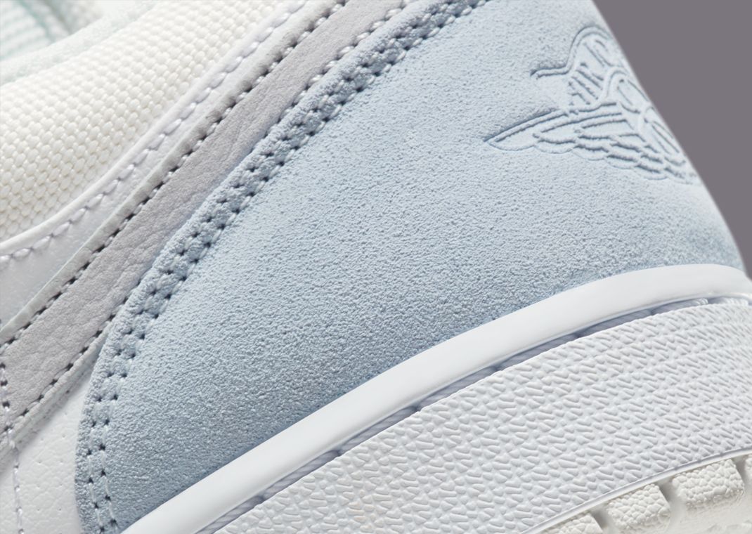 Air Jordan 1 Low SE Paris Heel