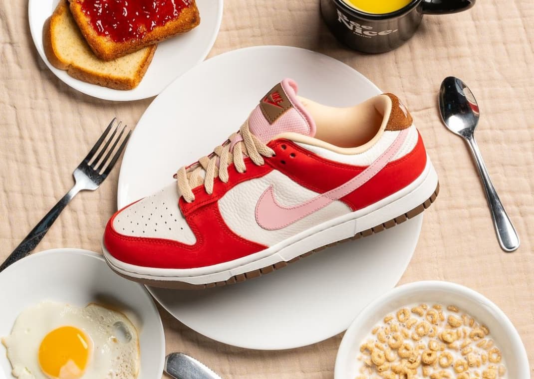☆韓国の人気☆【NIKE】☆DUNK LOW PRM WMNS BACON(W)☆22-29cm Nike Dunk Low PRM Bacon (Women's) - FB7910-600 - US