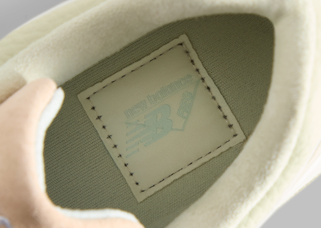 Ronnie Fieg Kith x New Balance 997.5 Easter White Ice Blue Peach Insole