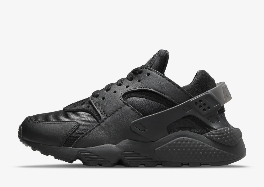Nike Air Huarache Triple Black (W)