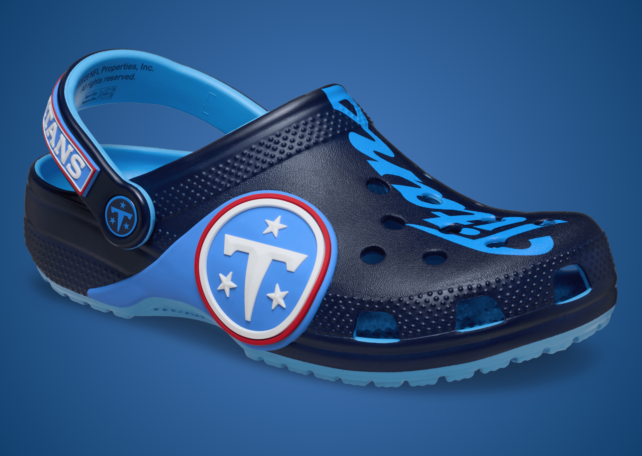 NFL x Crocs Classic Clog Tennessee Titans (GS) - Angle