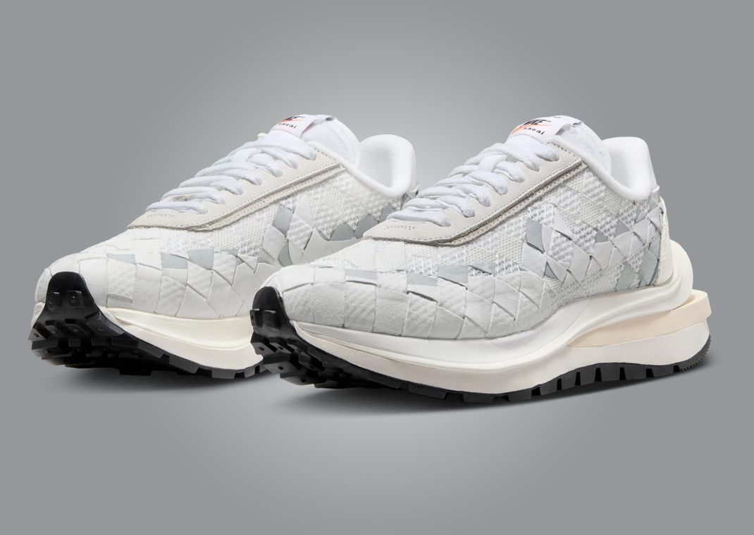 Jean Paul Gaultier x sacai x Nike LDVaporwaffle Mix White Angle