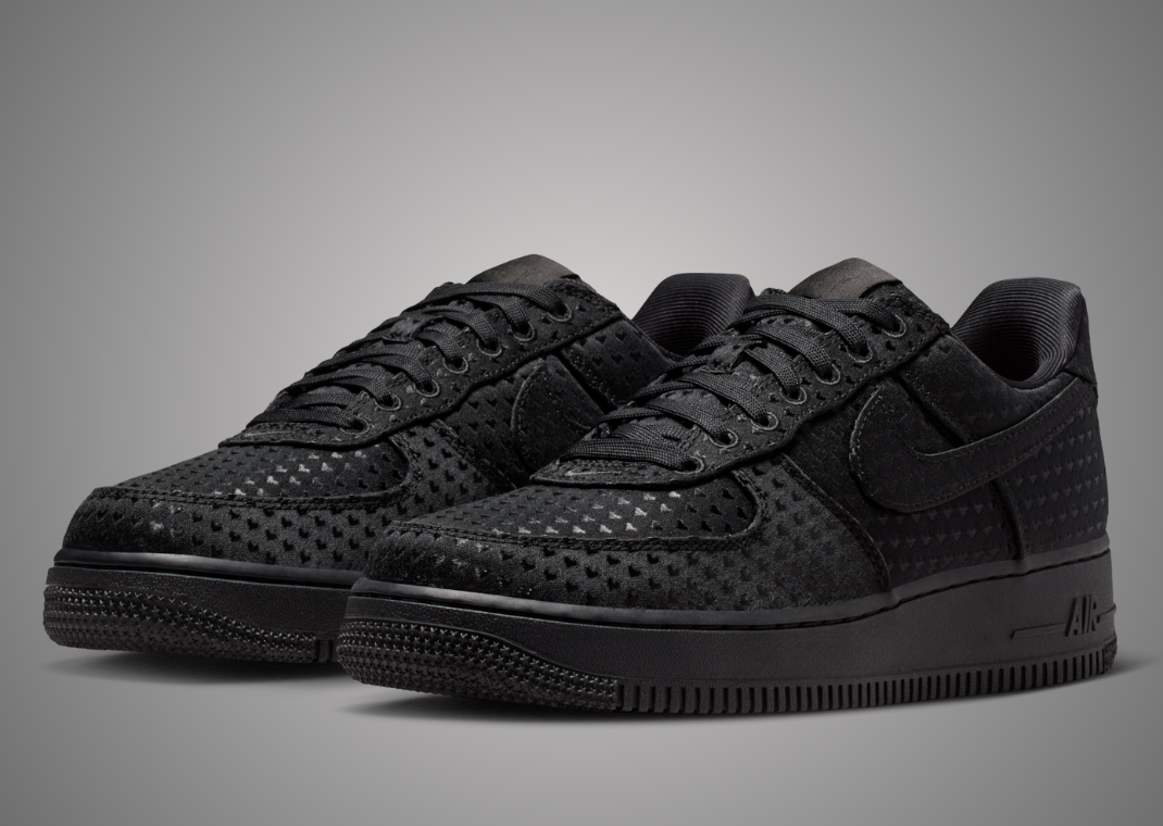 Nike Air Force 1 Low Valentine's Day Triple Black - Angle