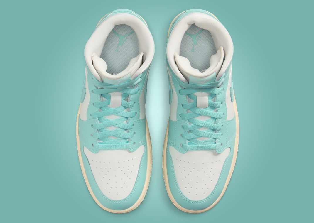 Air Jordan 1 Mid Light Dew (W) Top