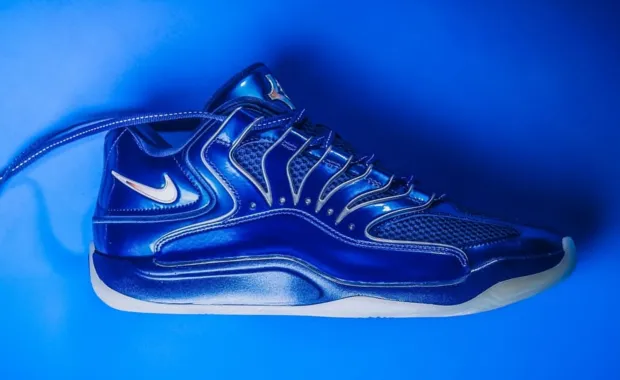 Kevin Durant’s Nike KD 18 EYBL Team Durant PE Mimics the International Blue Foamposite