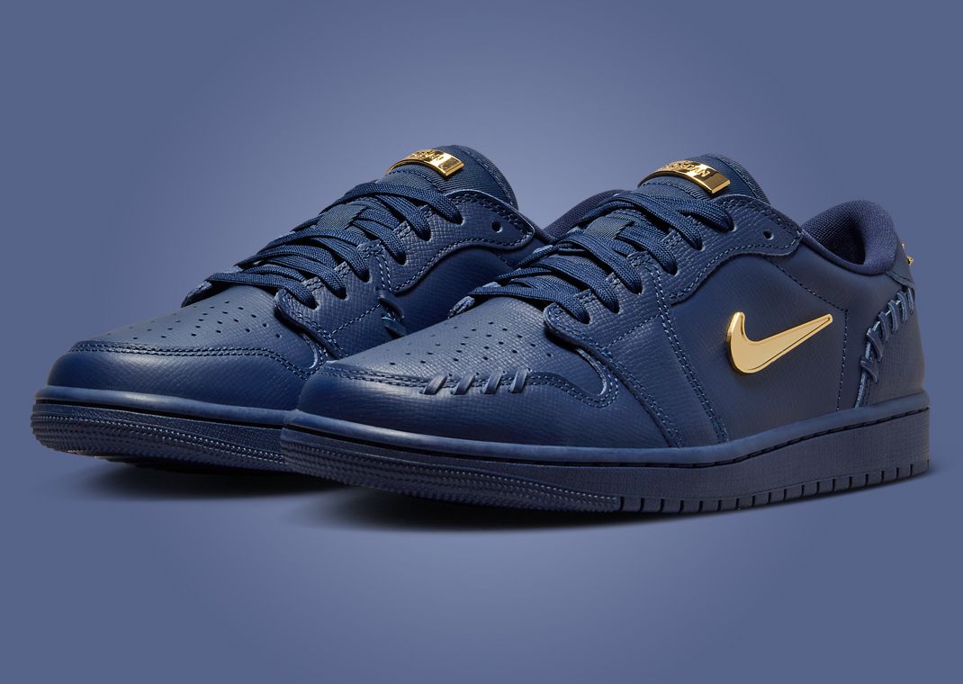 Air Jordan 1 MM Low Midnight Navy (W) Angle
