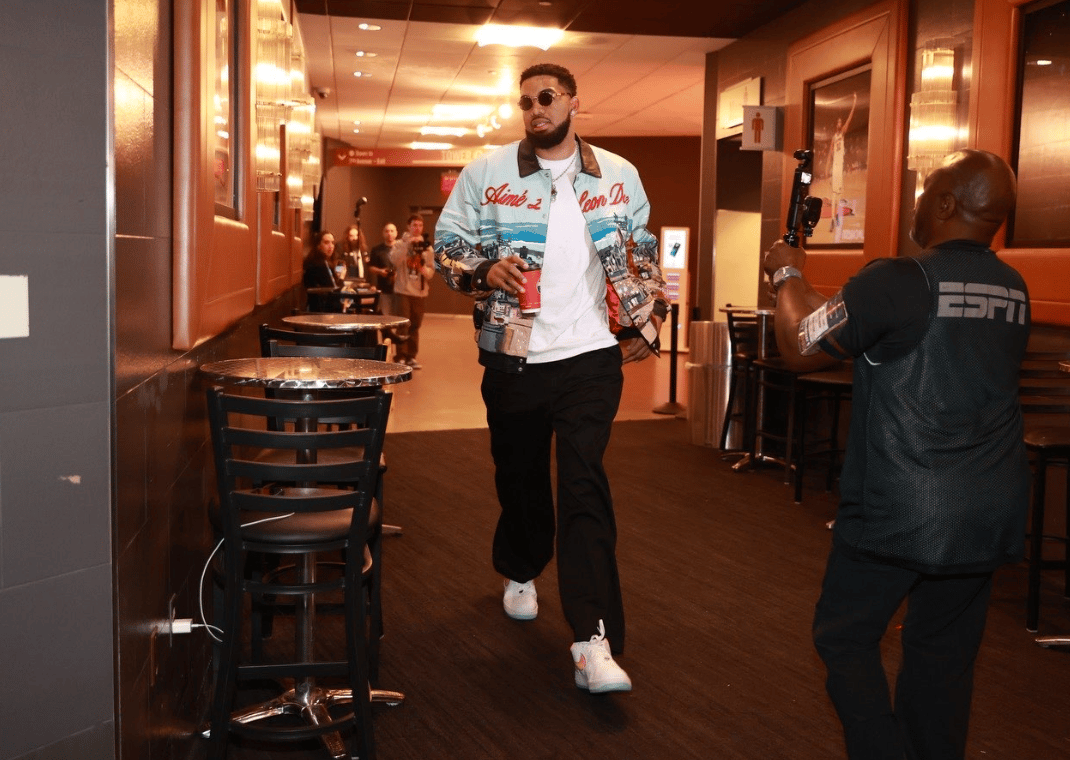 Karl-Anthony Towns wearing the Nike Air Force 1 Low NYvsNY
