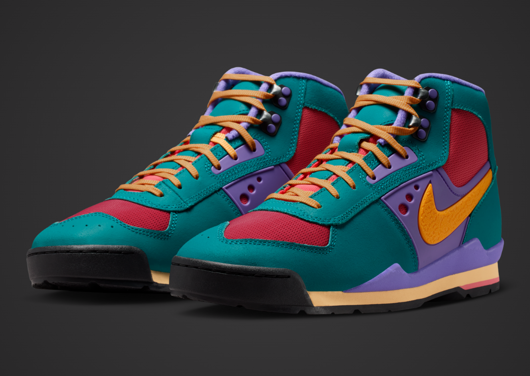 Nike Baltoro Bright Spruce Kumquat - Angle