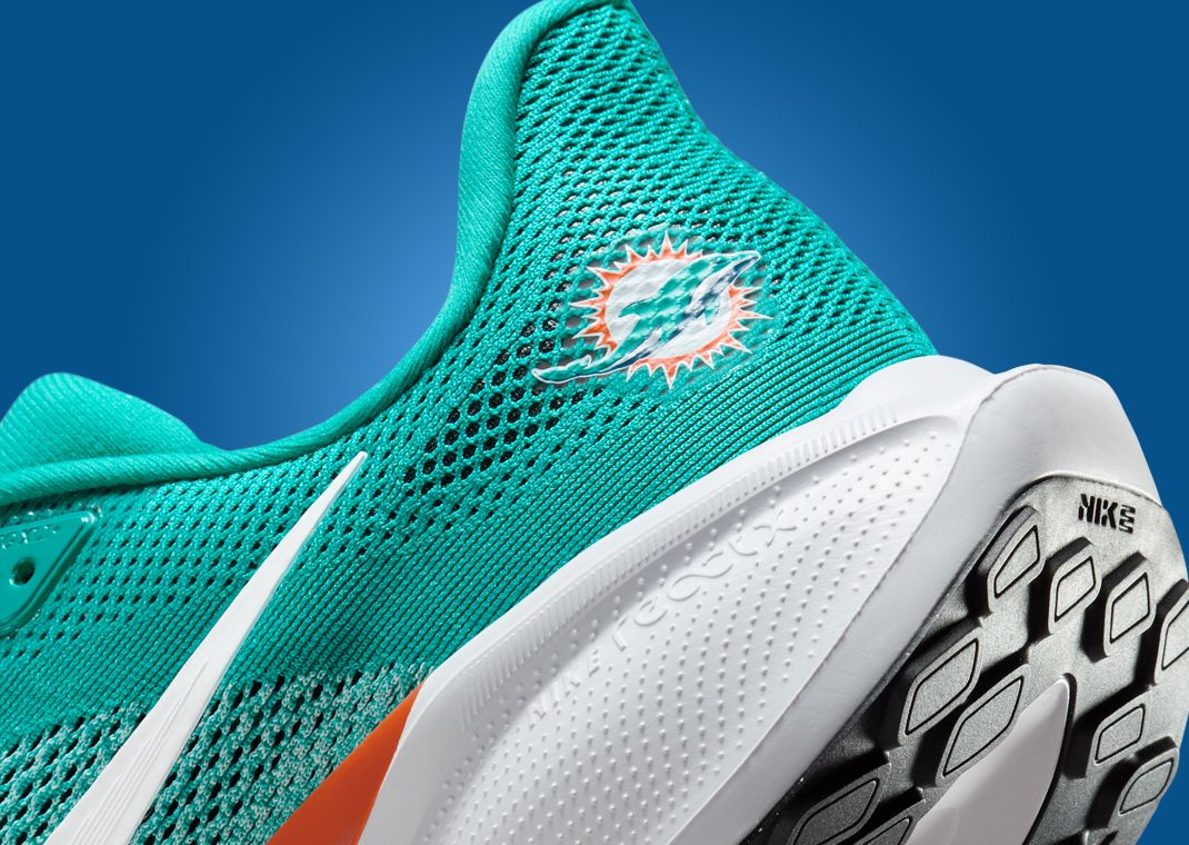 NFL x Nike Pegasus 41 Miami Dolphins Heel Detail