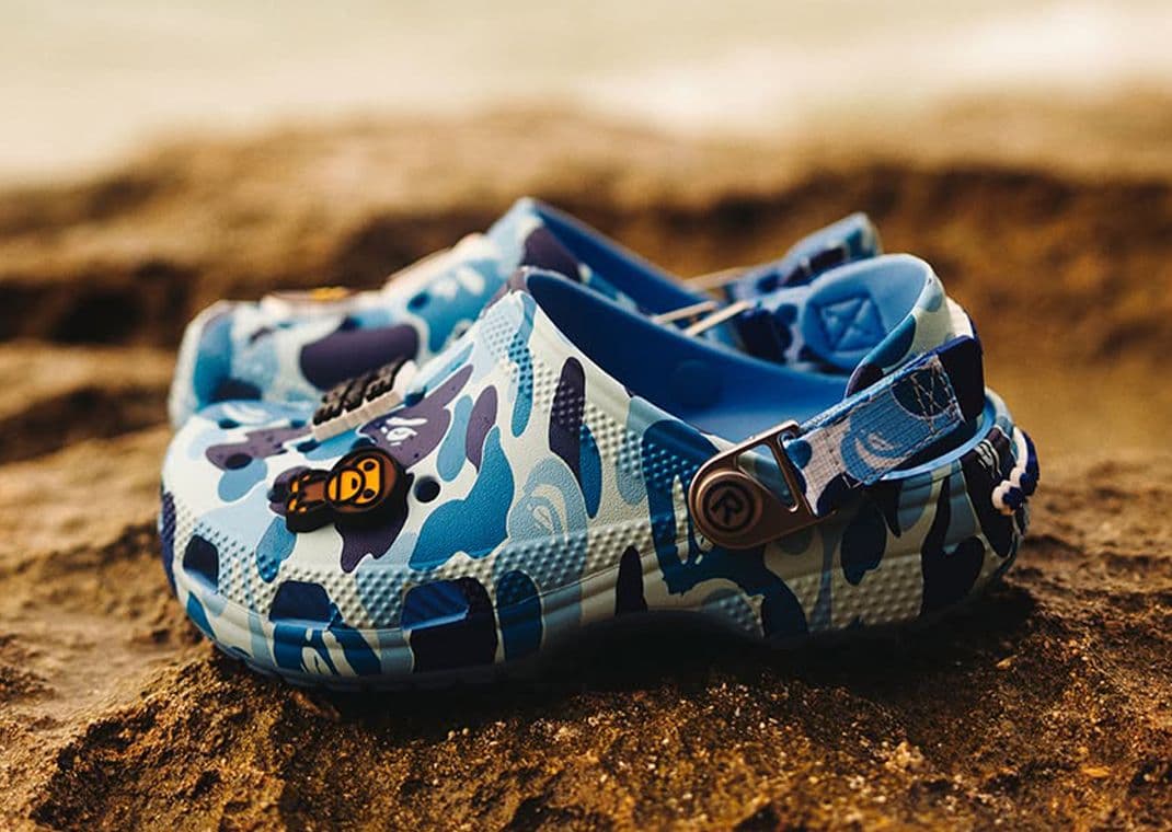 A BATHING APE 干す × Crocs Clog  