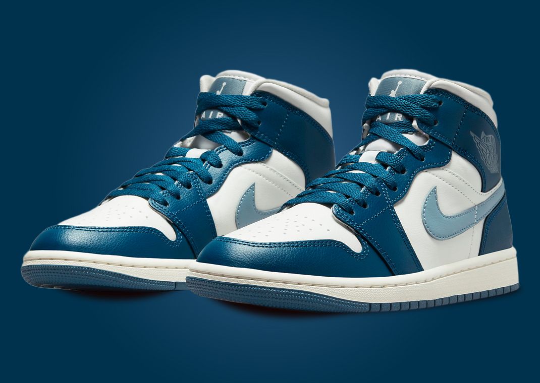 Air Jordan 1 Mid Sky J French Blue (W)