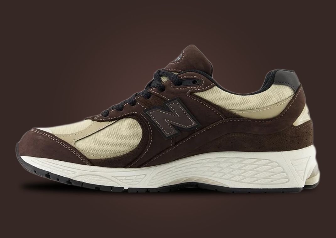 New Balance 2002R Gore-Tex Chocolate Medial