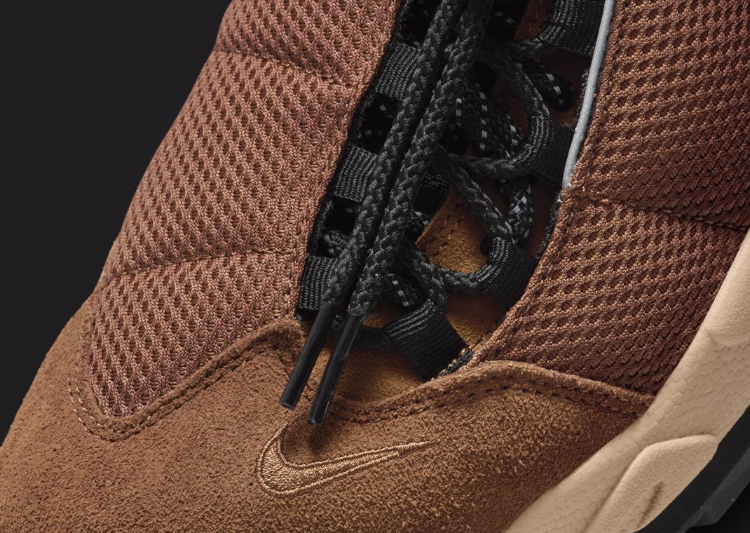 sacai x Nike Magmascape SP Light British Tan Toe