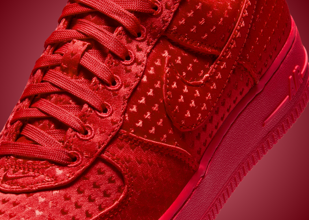 Nike Air Force 1 Low Valentine's Day University Red Detail