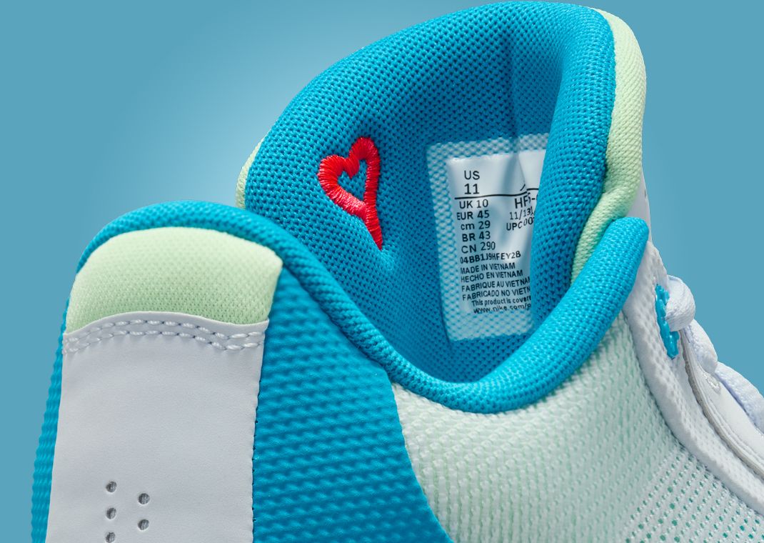 Jordan Luka .77 Football Grey Laser Blue Detail
