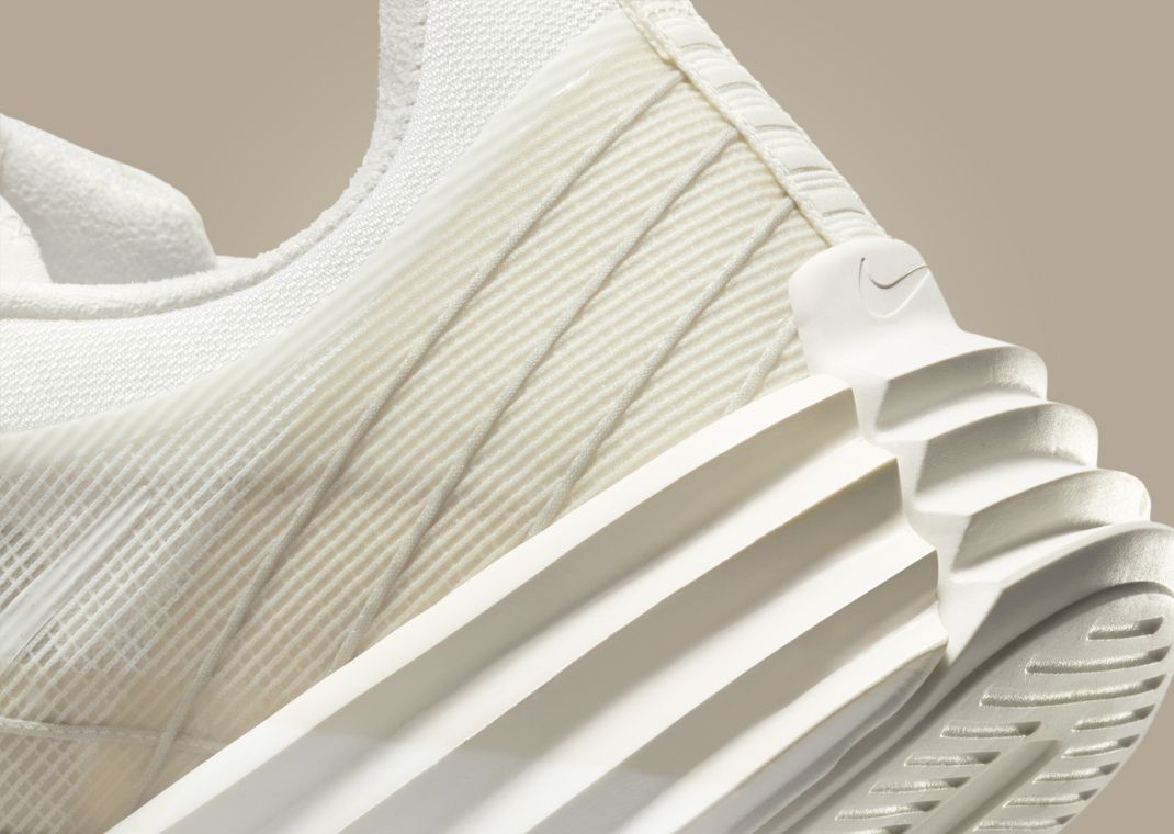 Nike Lunar Roam Phantom Light Bone Heel Tab