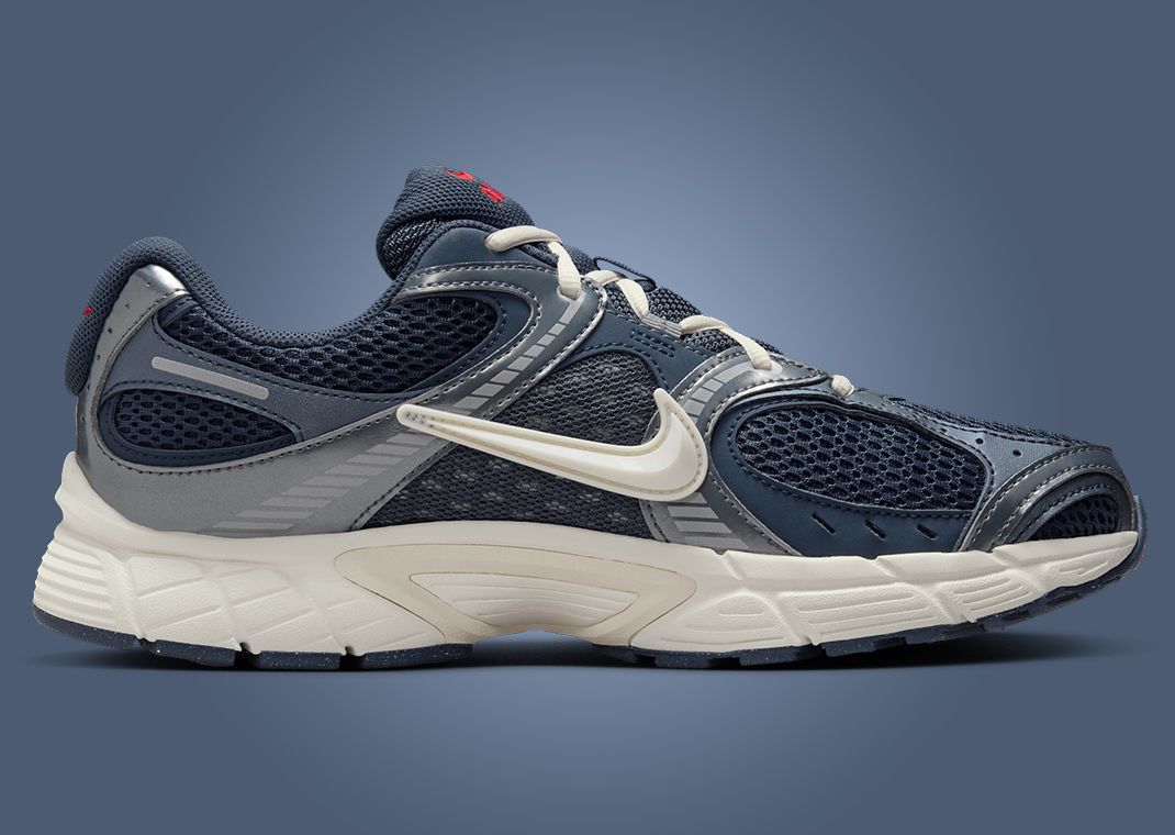 Nike V5 RNR Independence Day Medial