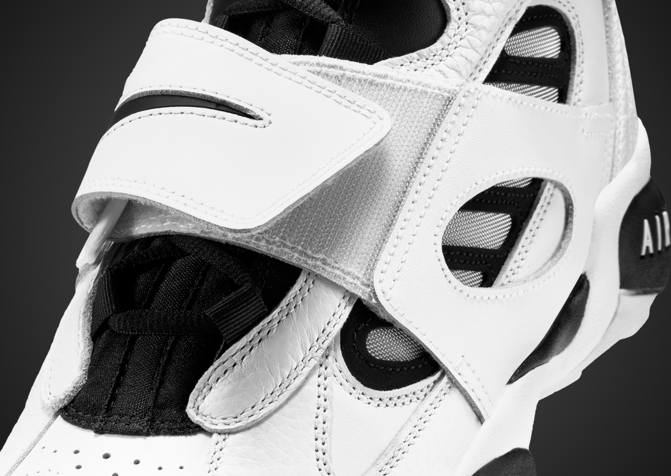 Nike Air Diamond Turf 2 White Black