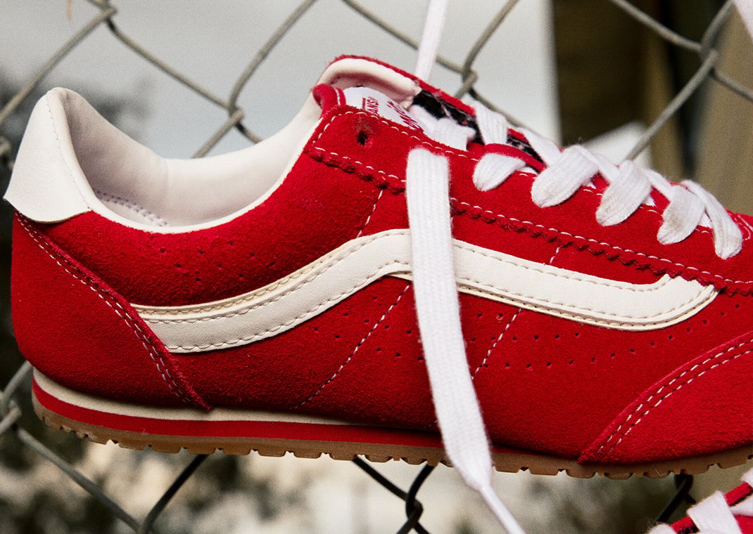 25SS【VANS】Super Low Pro Racing Red Super Lowpro Shoe in Racing Red | Vans