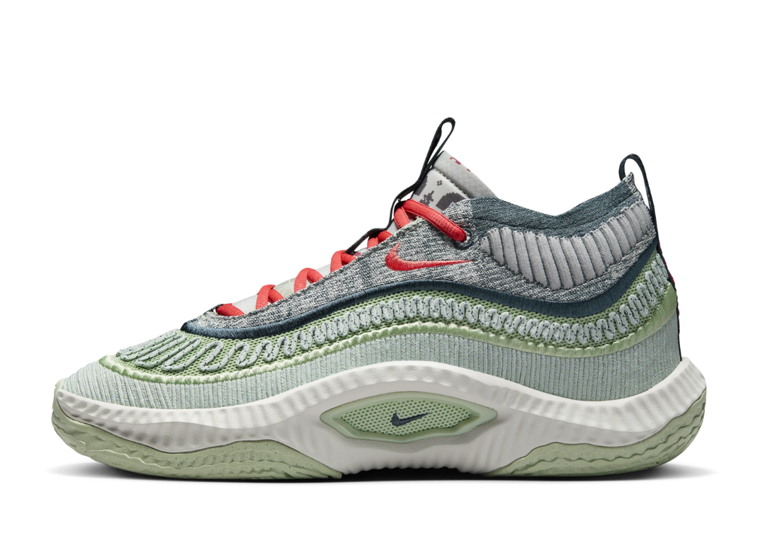Nike Cosmic Unity 3 Christmas Lateral