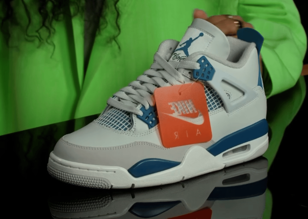 Air Jordan 4 Retro OG Military Blue