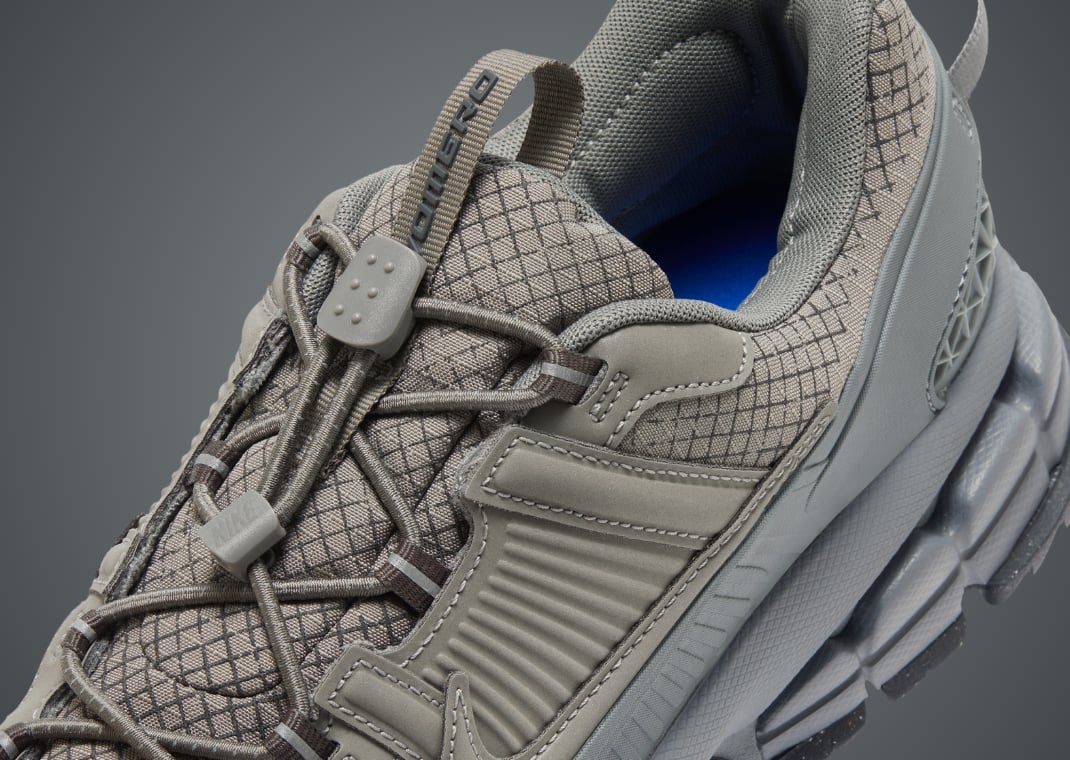 Nike Zoom Vomero 5 Roam Metallic Platinum