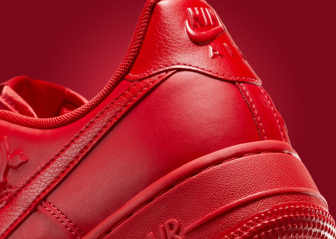 red rose nike shoes
